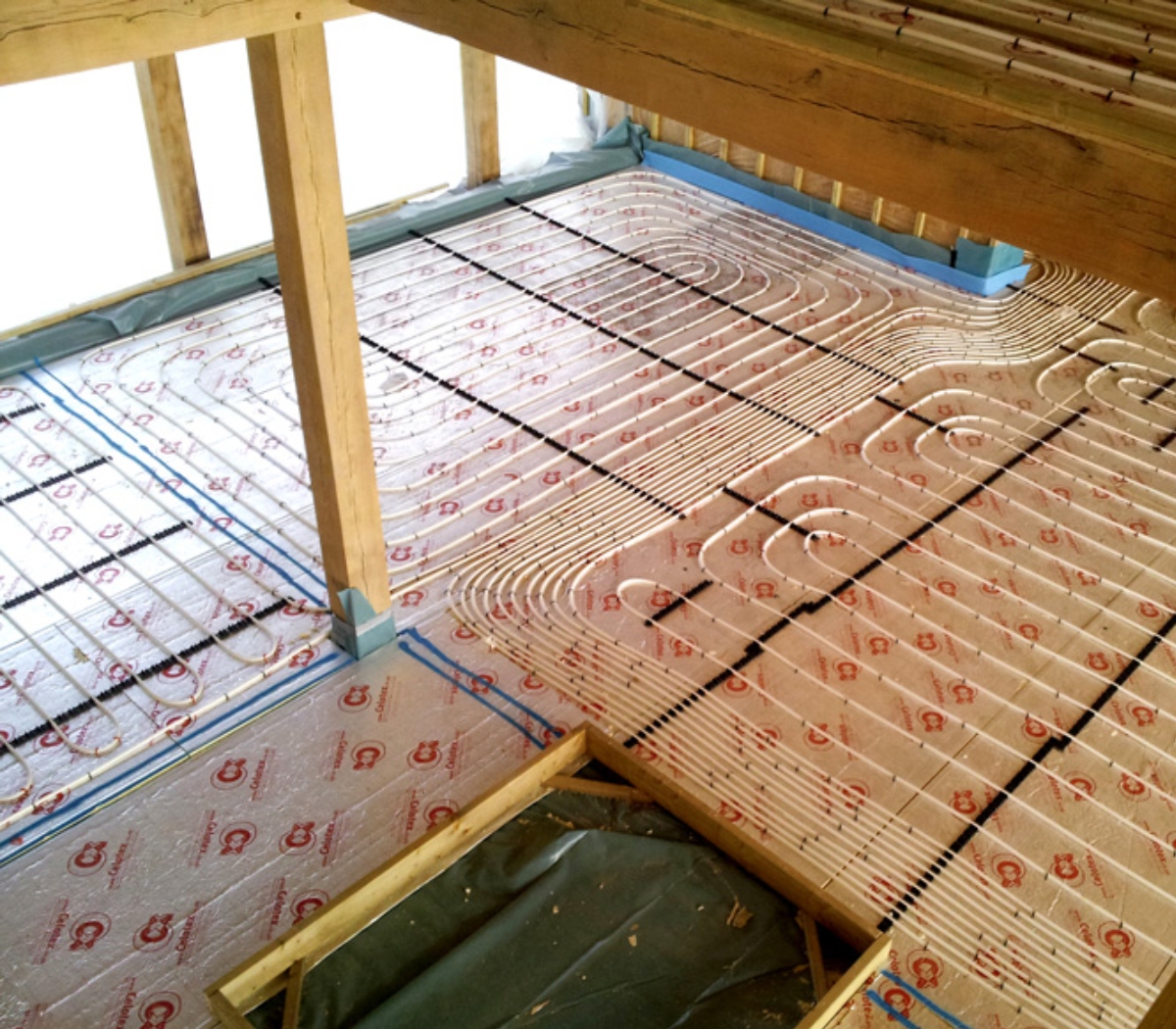 https://cngltd.uk/wp-content/uploads/2023/10/Underfloor-insulation.jpg